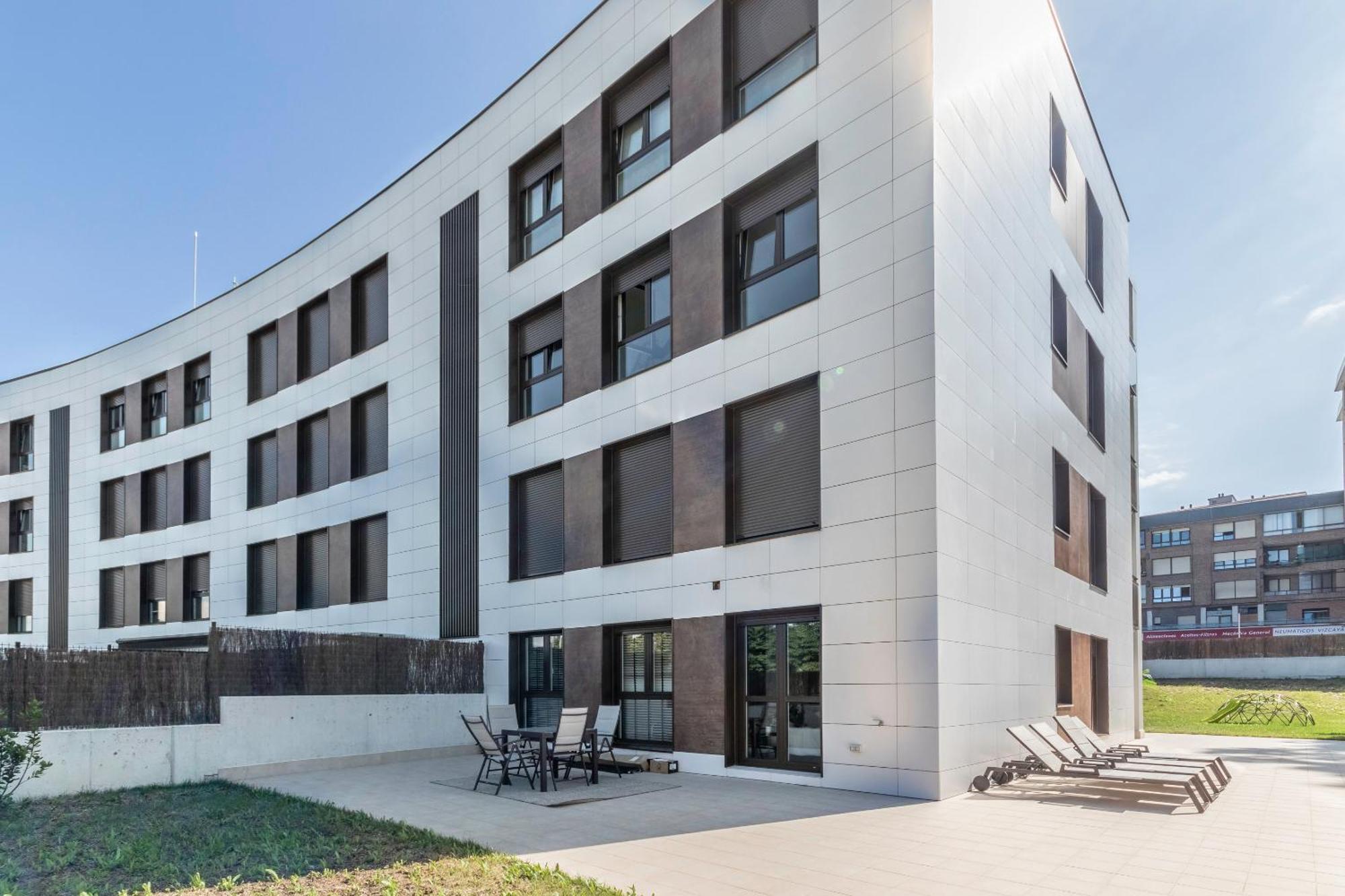 Akomodat En Precioso Y Moderno Con Jardin Y Parking Getxo Buitenkant foto