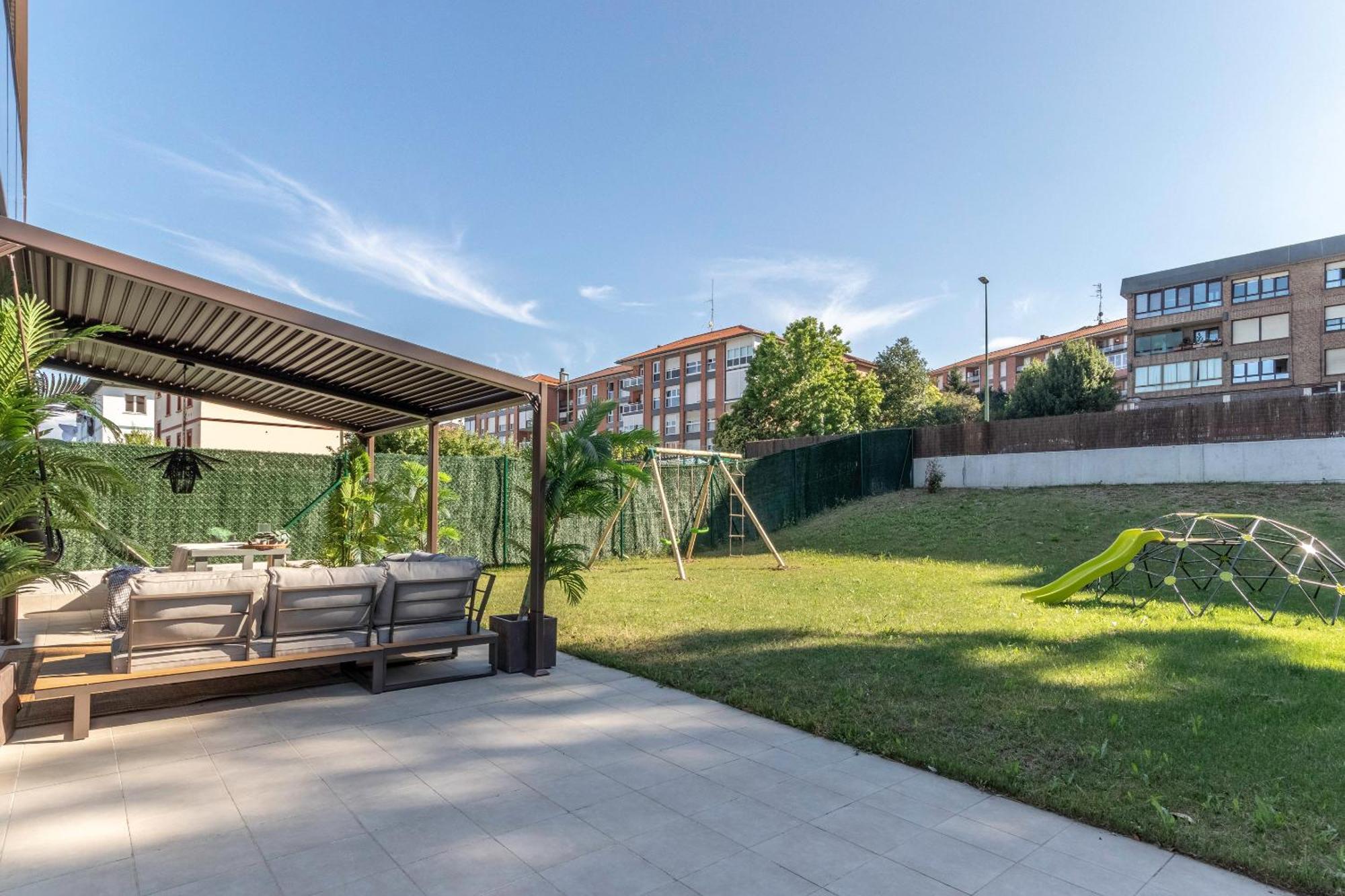 Akomodat En Precioso Y Moderno Con Jardin Y Parking Getxo Buitenkant foto